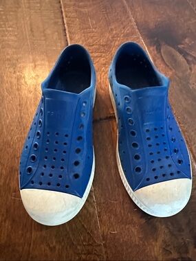 Native Blue Slip-On Rubber Shoes with White Heel Trim